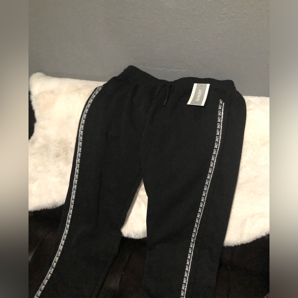 Black sweatpants size: L women’s
